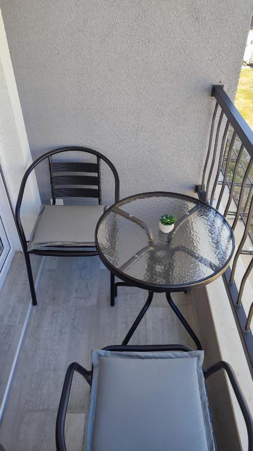 Apartmani Stari Aerodrom Podgorica Esterno foto