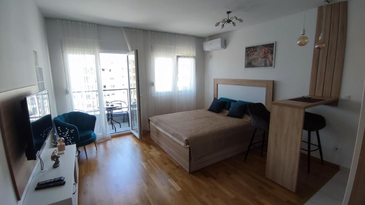 Apartmani Stari Aerodrom Podgorica Esterno foto