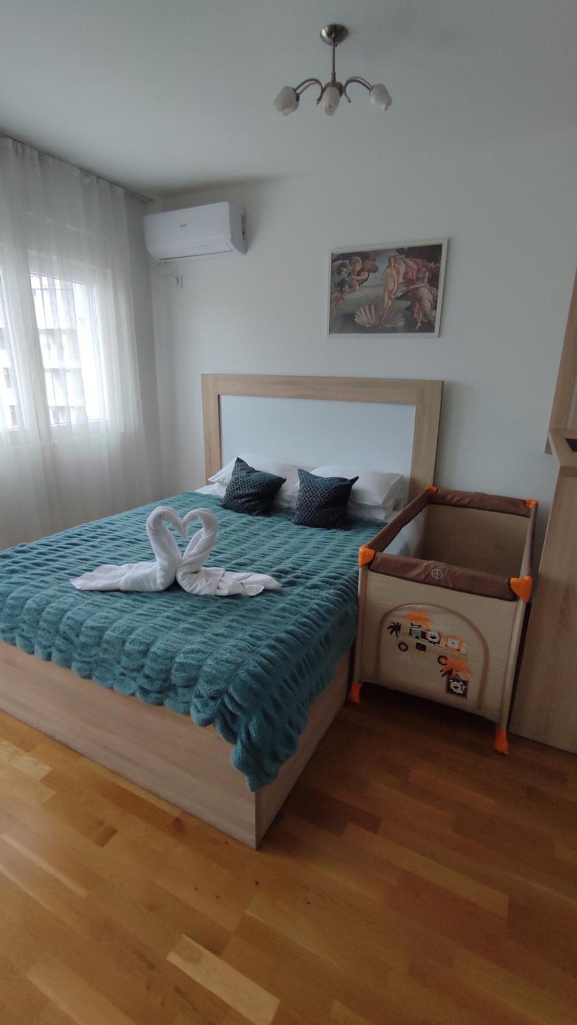 Apartmani Stari Aerodrom Podgorica Esterno foto